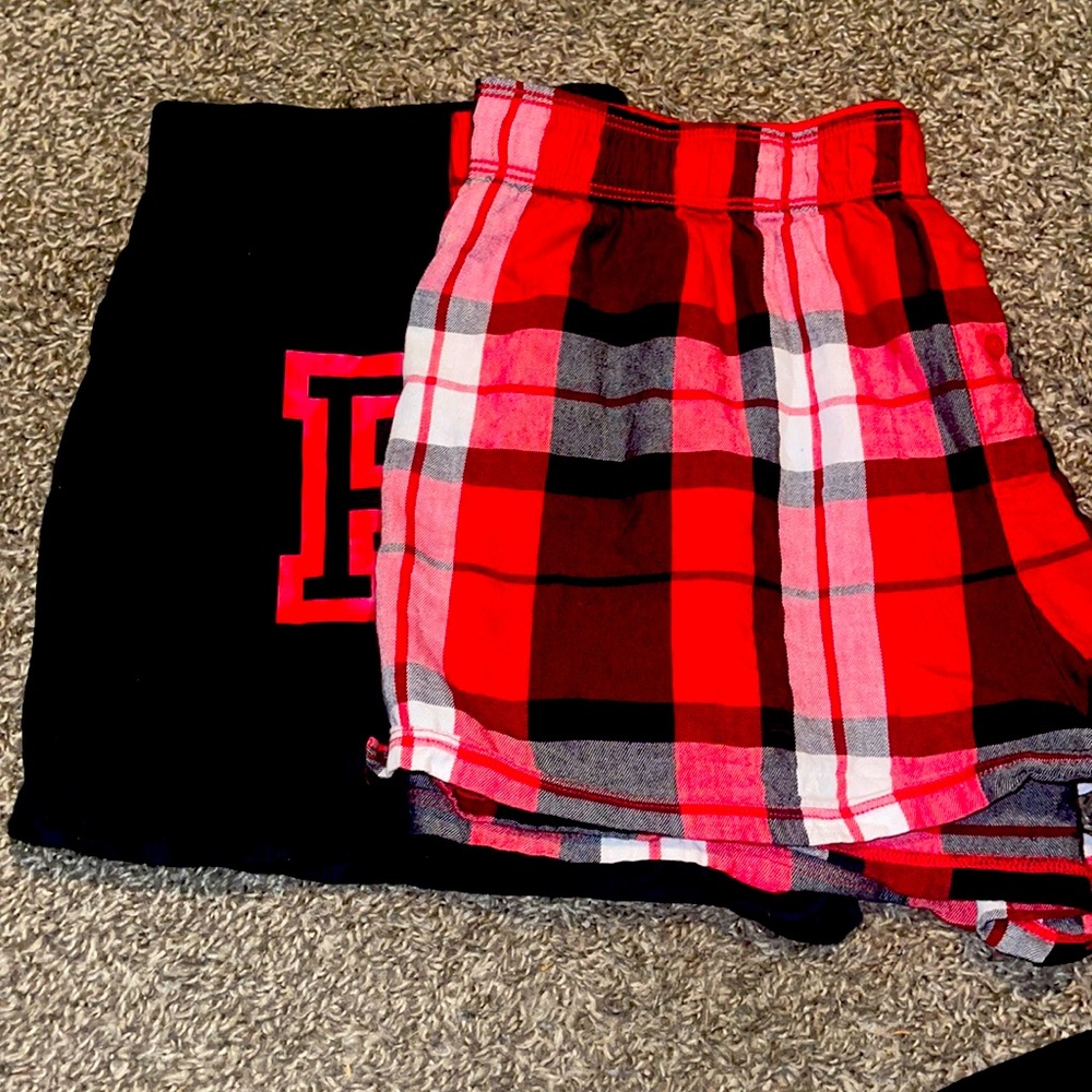 2 PAIR OF PINK VS SLEEPWEAR SHORTS